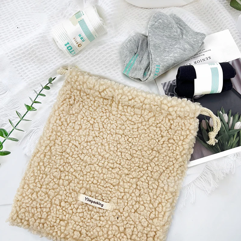 SA8000 GRS Yile Custom Fleece Drawstring Bag with Cotton Lining Sherpa Women Cosmetic Travel Pouch Favor Bags