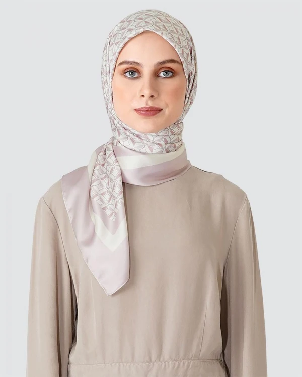 MOTIVE FORCE Wholesale Hot Products Simple Fashion Ladies Scarf Turkey Uae 100% Polyester Silk Scarf Muslim Hijab