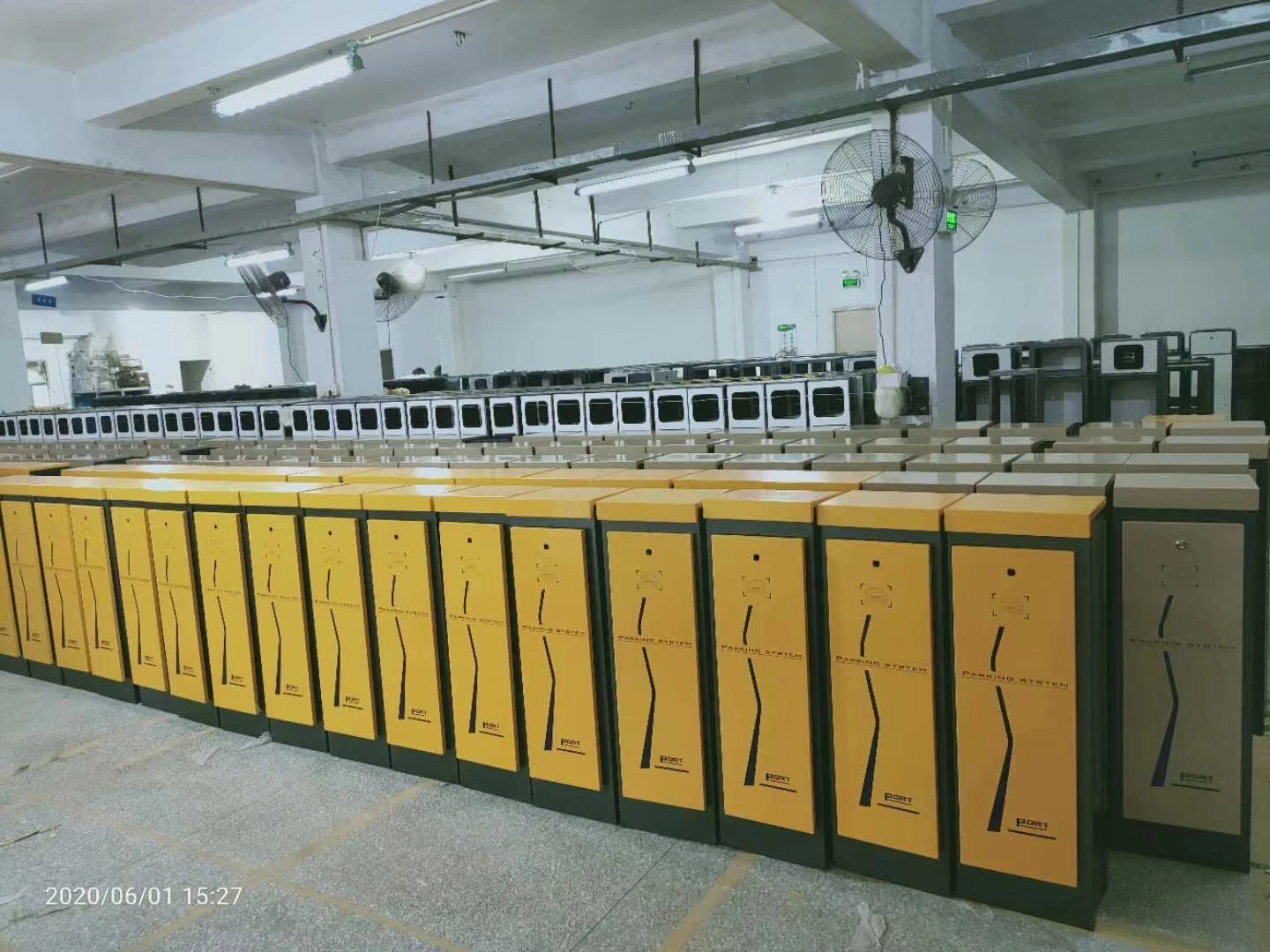 Shenzhen highway automatic parking equipment toll gate barrier with charge smart parking system boom barrier gate