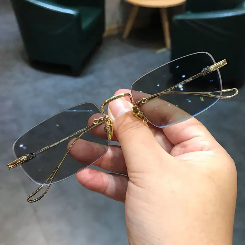 2024 Fashion Men Women Transparent Eyeglasses Lens Color Changing  Photochromic Glasses photochromic and anti blue glasses
