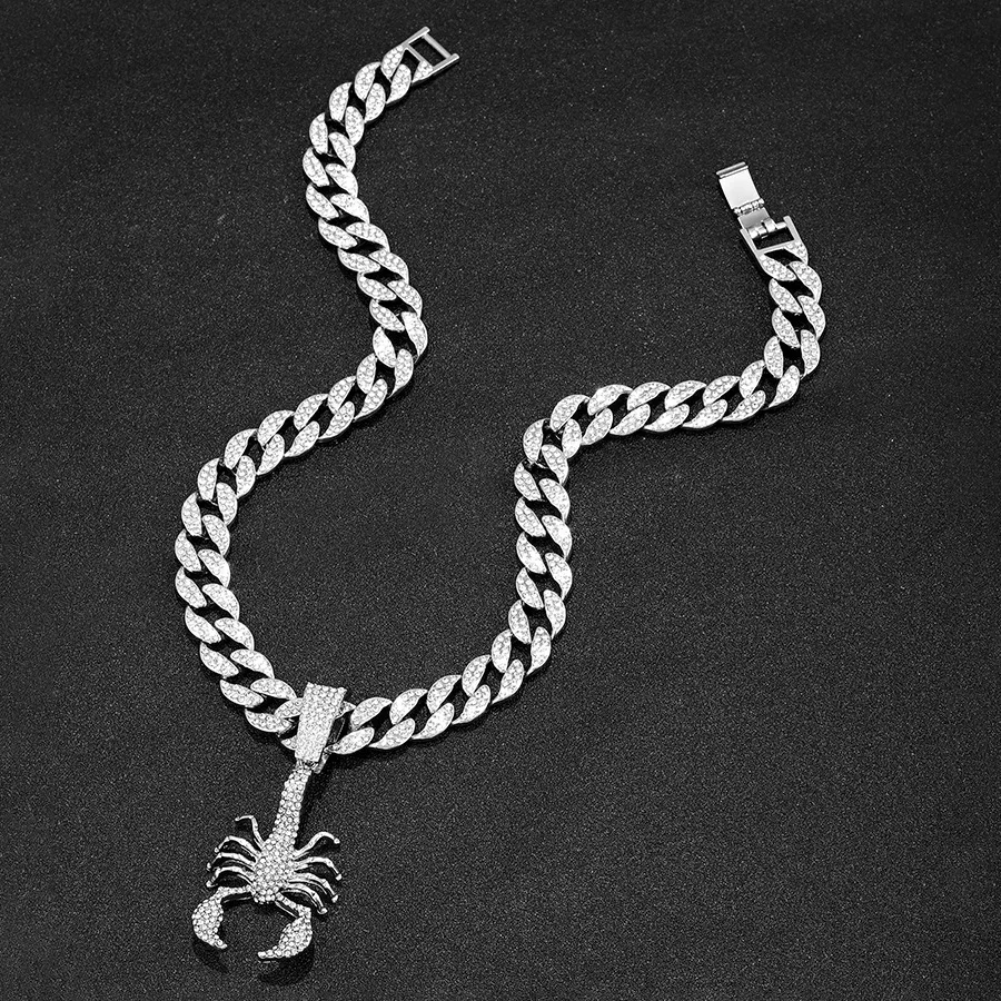 Yiwu DAICY Cool Fashion Scorpion pendant men hip hop cuban chain animal necklace pendant for jewelry making