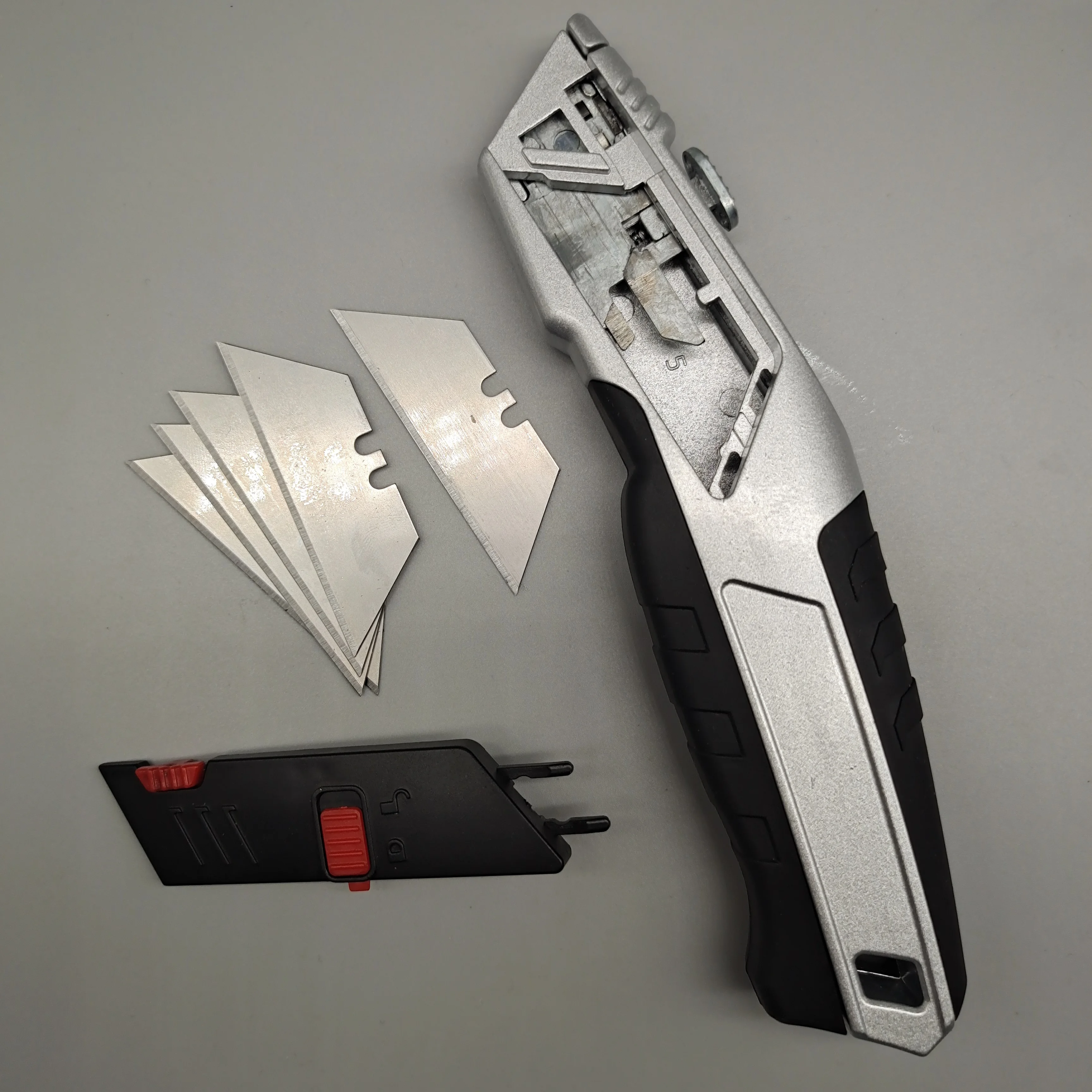 Yuyao Kebo zinc utility cutter knife heavy duty knife with 5 blades