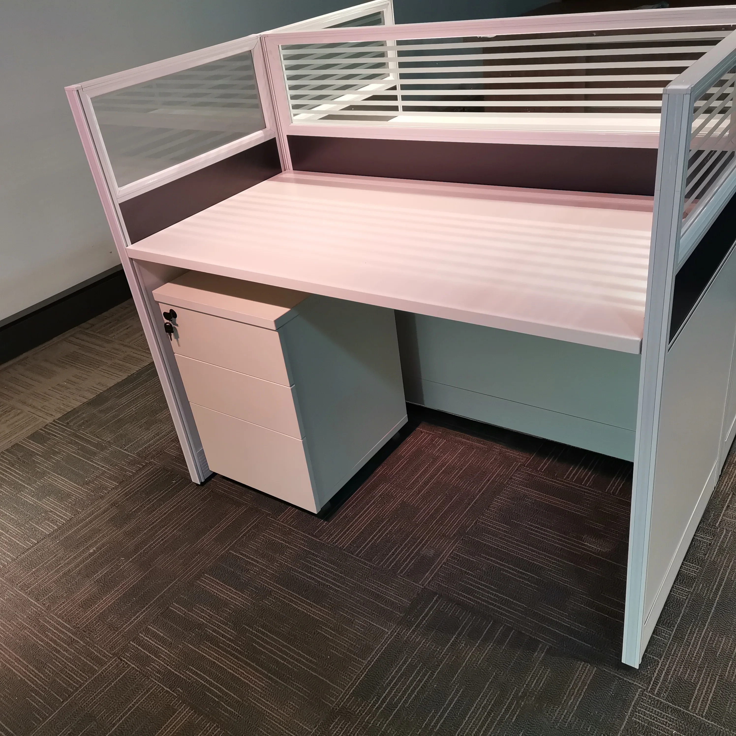 Wooden Office Cubicle Call Center Workstation Desk Work Station 4 Seater Modular Office Working Table