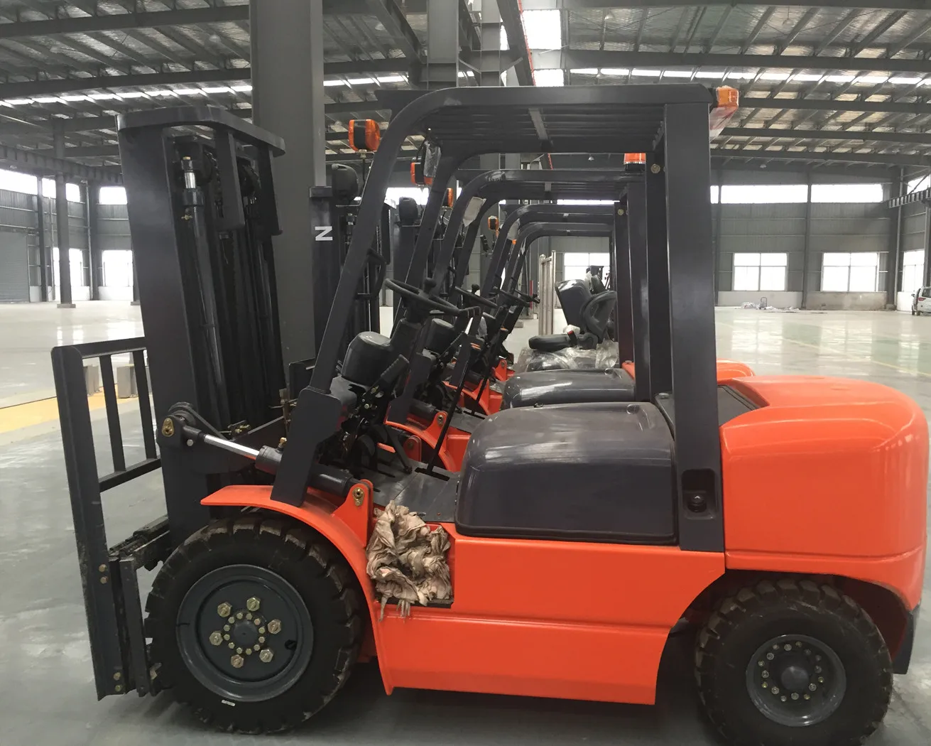 Гидравлические тележки Лифт мини дизельный вилочный погрузчик для продажи От 4 до 5 лет