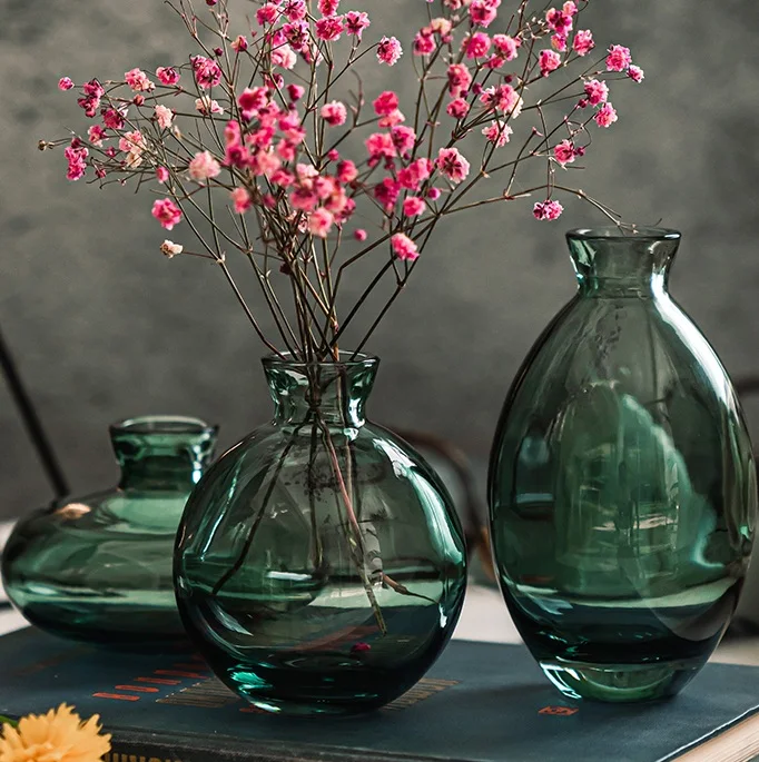Hand Blown 2022 Popular vanity romantic glass vase mini flower vase set for decorating flowers