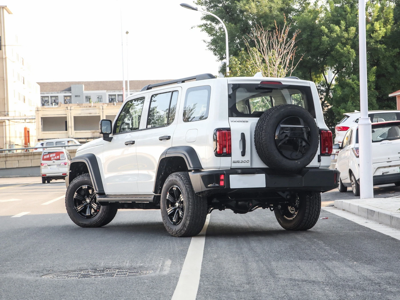 Новые автомобили Большой Настенный бак 300 2 0 т бензиновый внедорожник Космический Багги спортивный автомобиль