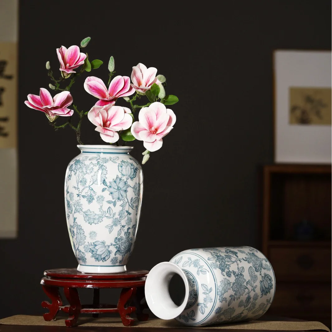 Modern Vintage Chinese Blue and White Porcelain Flower Pot New Ceramic Vase with round Ornament for Wedding Porch Wholesale