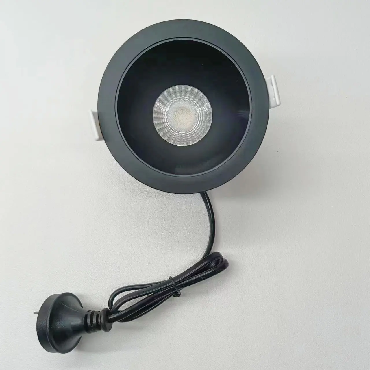SAA Australia UGR<19, with flex and plug termination and selectable CCT 12 watt dimmable downlight led down light