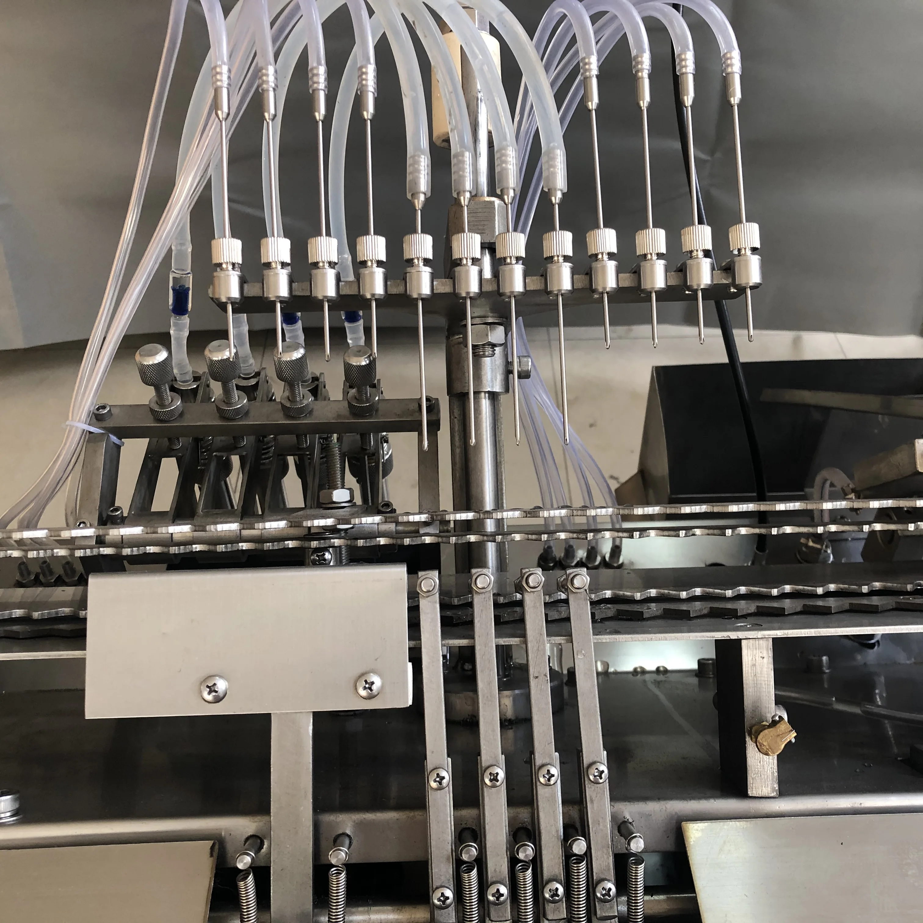 Automatic Ceramic Pump 5ml Liquid Injectable Ampoule Bottles Filling Sealing Machine