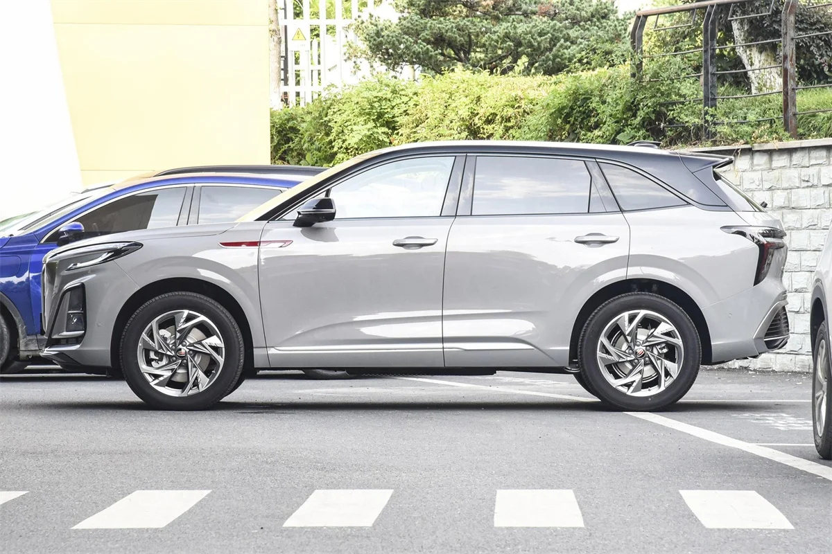 Manufacturer Hongqi HS3 2023 1.5T 4WD Promising Edition 8 Speed Semi-automatic Adult SUV Gasoline Vehicles