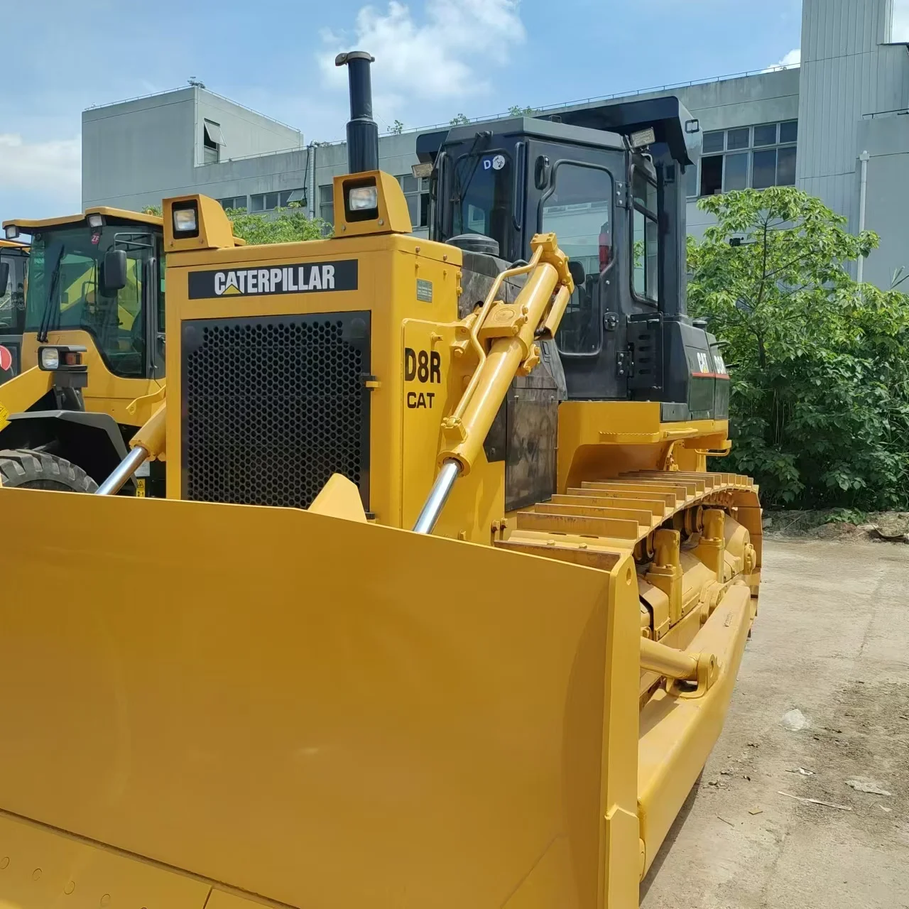 used bulldozer market bulldozer prices cat d5r d6g d7r shantui sd22 sd32 ghana used equipment market cheap bulldozers