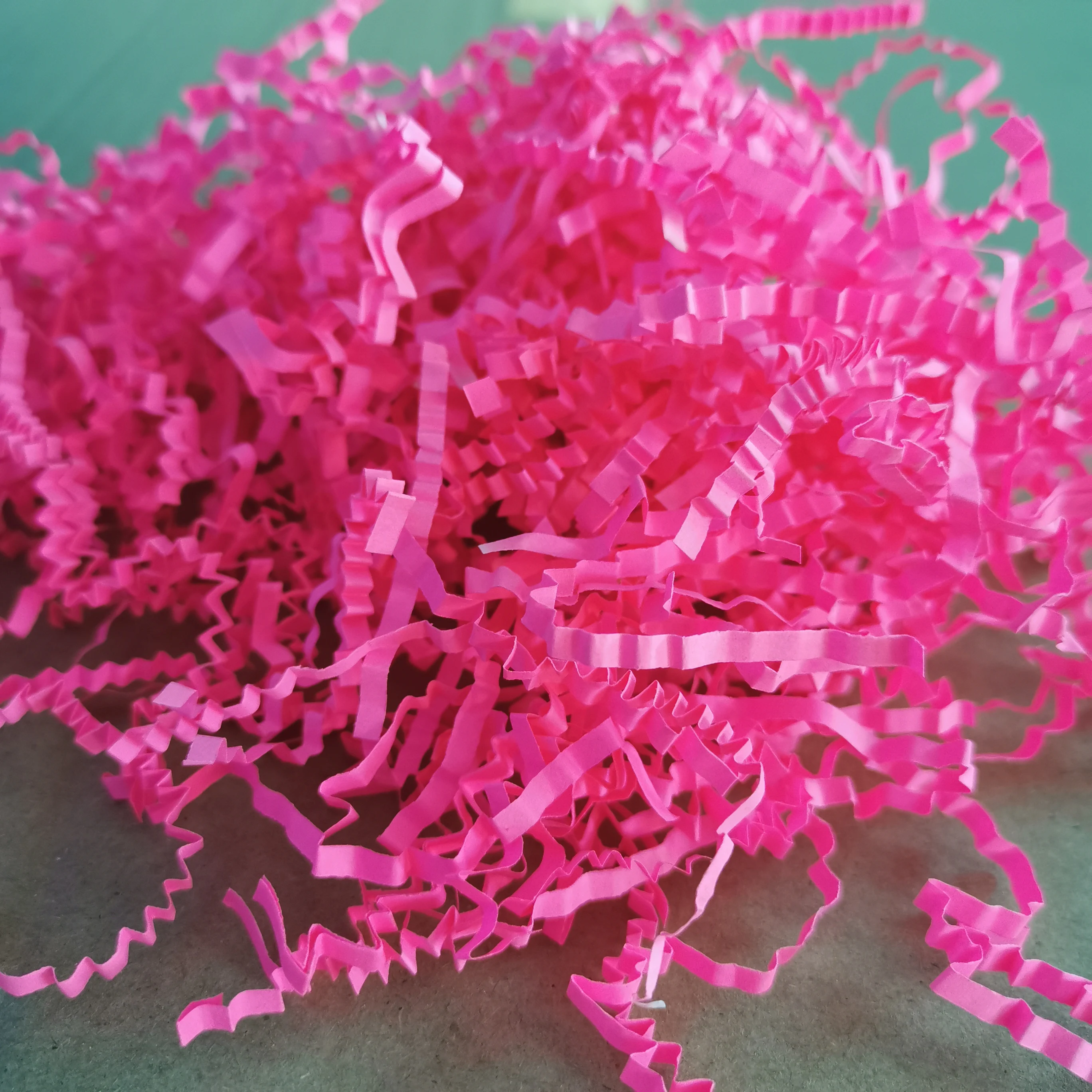 Rose Red tissue Paper Crinkle Cut Shredded paper filler crinkle DIY Gift Wrapping Colored Lafite grass paper 80/20 gs Recyclable