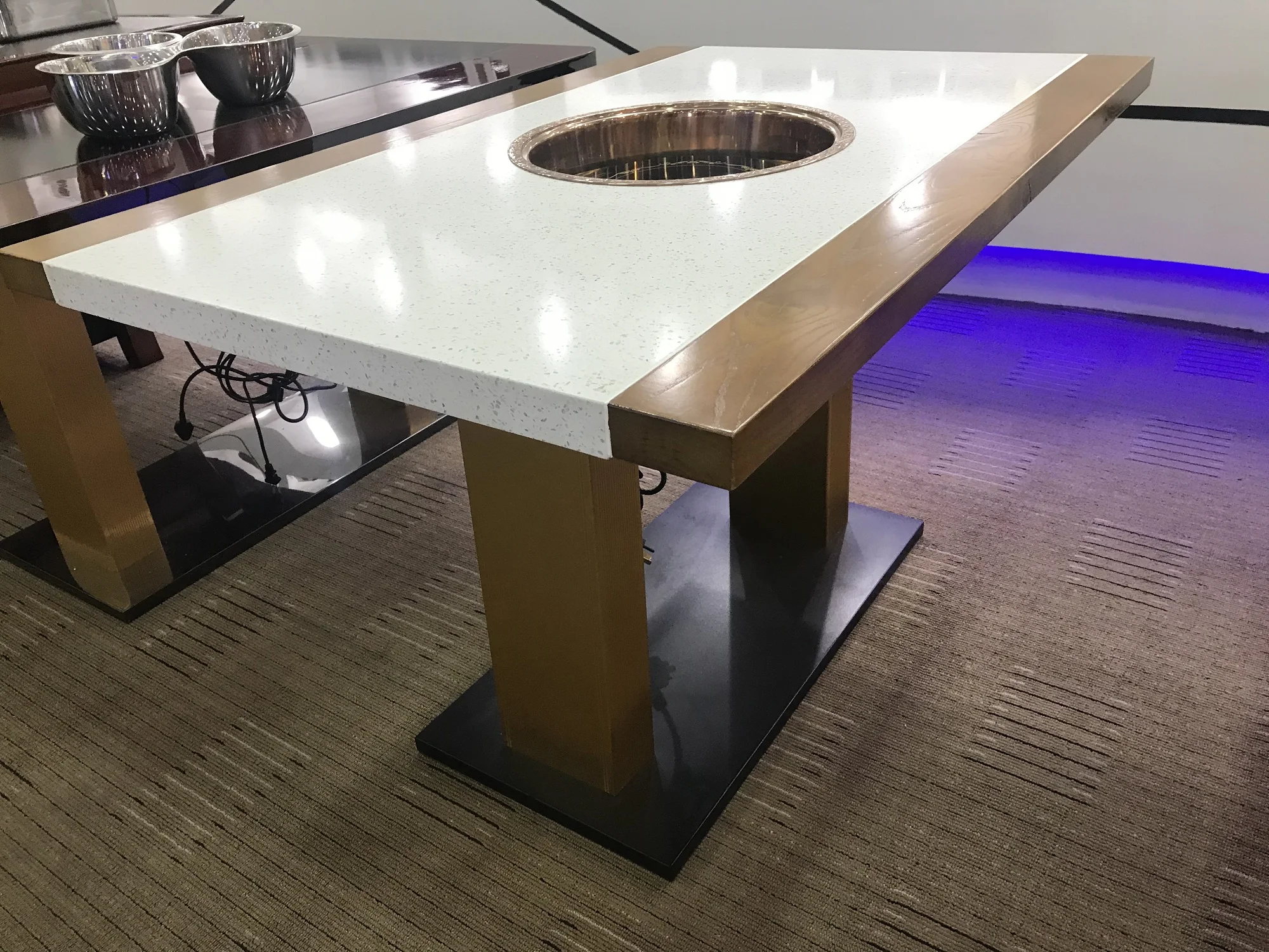 Custom Design Health&Interesting Individual Mini Shabu Hot Pot Restaurant Dining Table With Metal Base