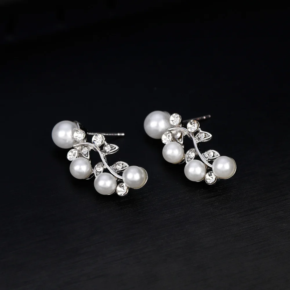 2 piece set European and American fashion atmospheric pearl rhinestone bridal necklace earrings Spanish