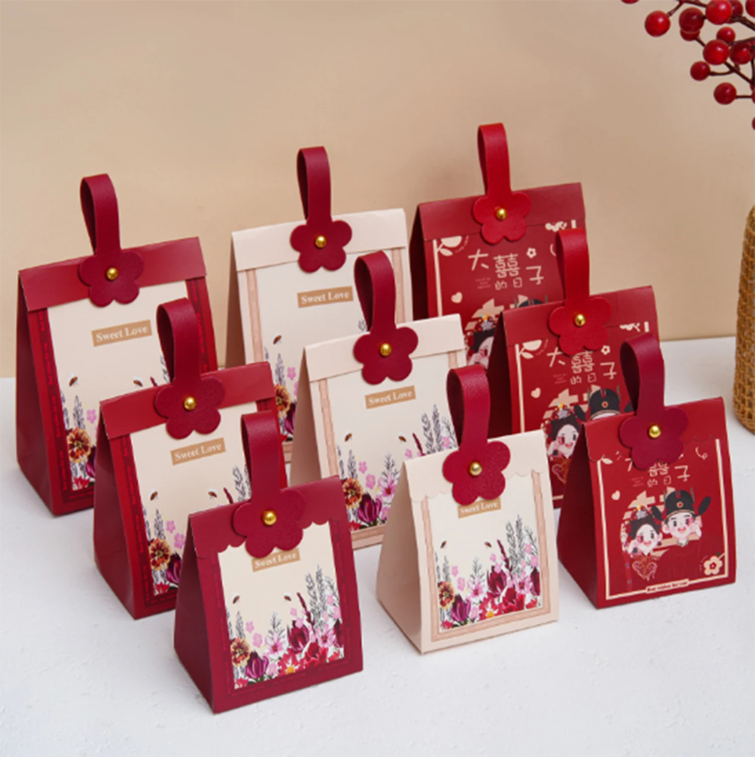 Luxury Wholesale Custom Design Eco Friendly Wedding Favor Sweet Candy Packaging Paper Gold Gift Box for Cookie Biscuit