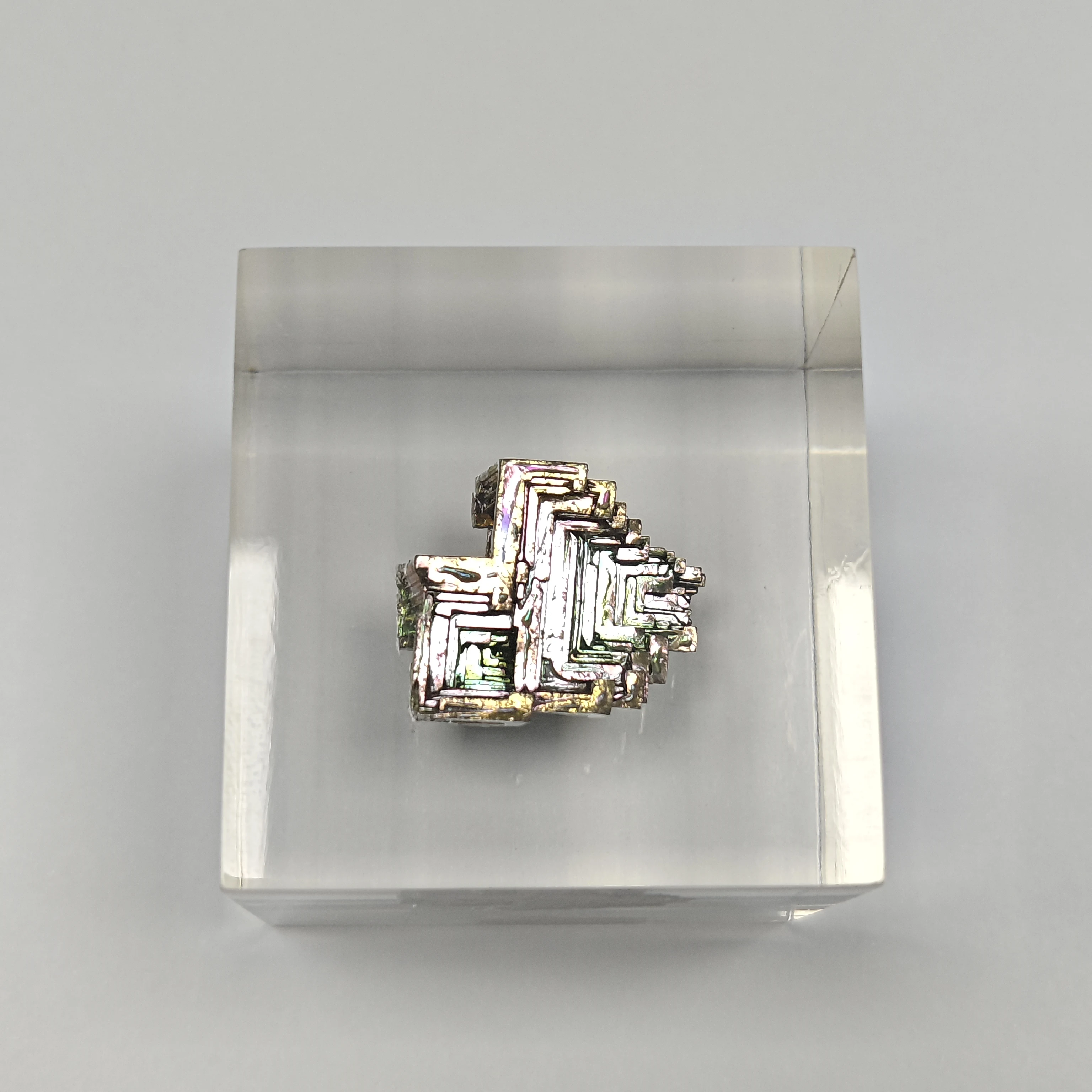 Jiuyi Handmade Gifts Resin Crafts Resin Acrylic Cubes Embedded With Ore Inlaid Ore Paper Weights