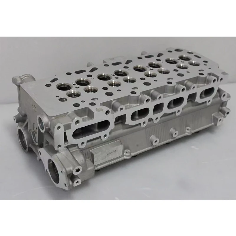16 Valve 4D56U Cylinder Head Engine Parts 4D56U Complete Cylinder Head