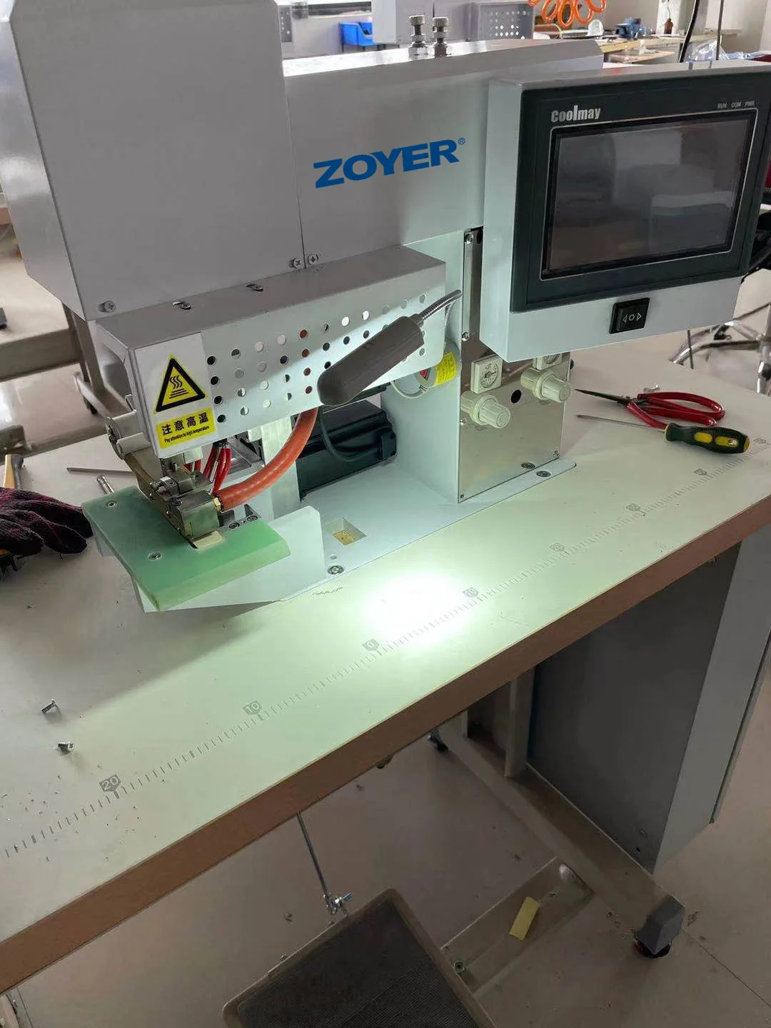 ZY-SM101 sewing machine Seamless Underwear Sports Bar Making Machine Wear Edge Folding clothe folding machine