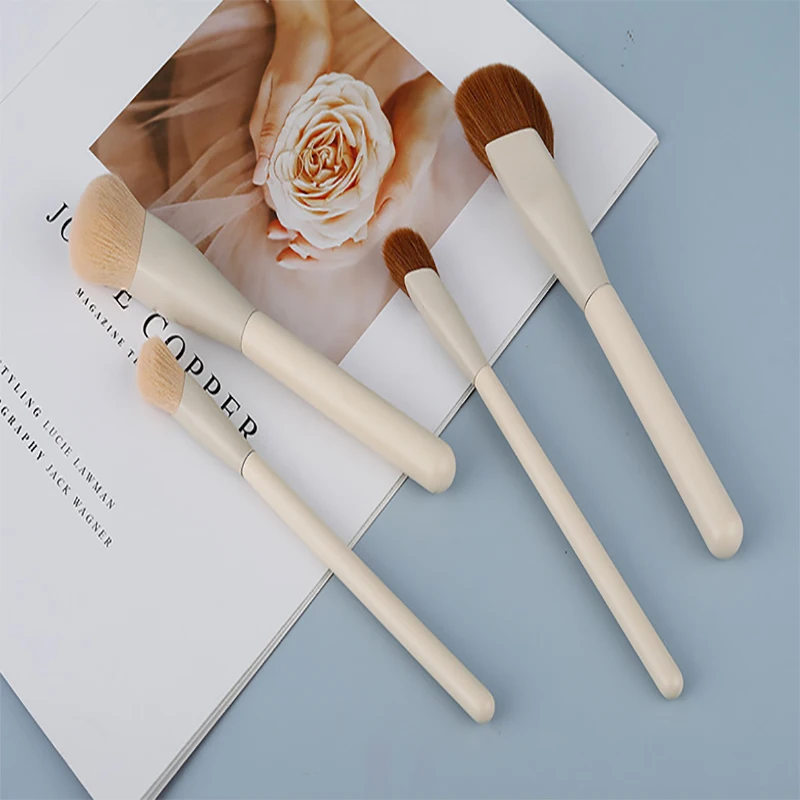 New Arrival 2pcs Wooden Handle Diamond Shape Ferrule Makeup Brush Smudge Brush Set Portable Custom Logo