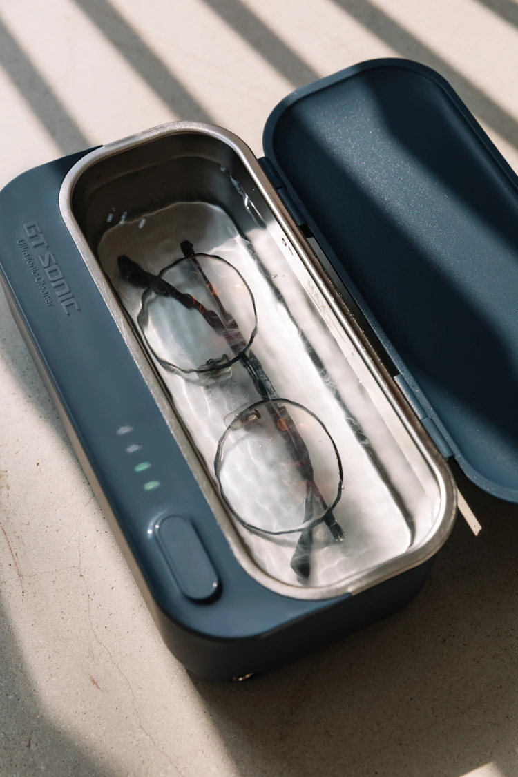 Portable Ultrasonic Glasses Cleaner,  rechargeable home use ultrasonic cleaner 46kHz Noiseless