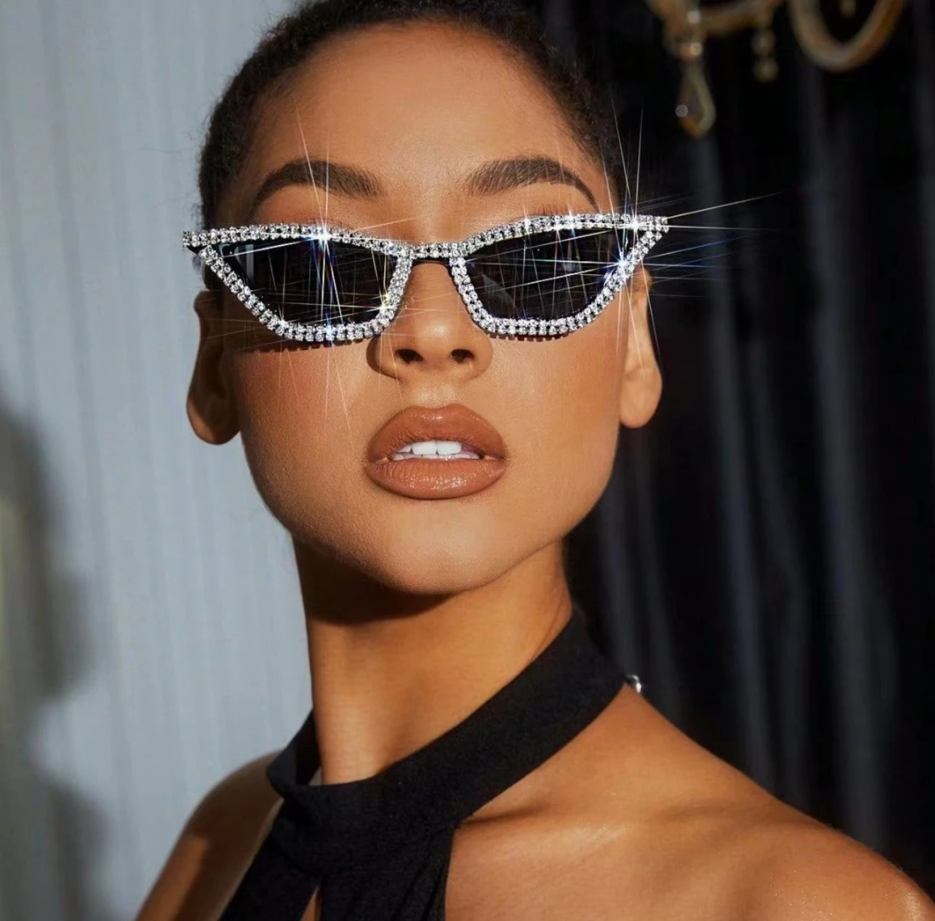 High Quality Luxury Brand Name Italian Rhinestone Luxury Women Cat Eye Small Triangle Stand Eyewear Diamond Cat Eye Sunglasses