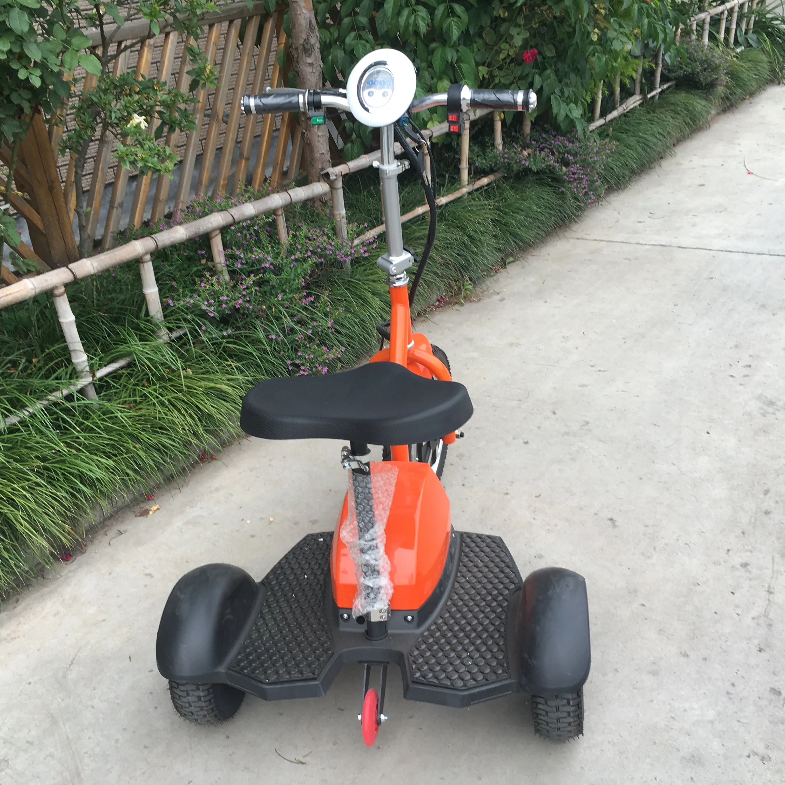 Moto Tricycle by Professional Manufacturer Electric Scooter Three Wheel Motorcycle with Steering Wheel