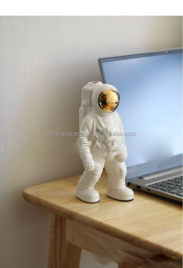Nordic office gift spaceman model white ceramic ornaments for home decor luxury accessories .jpg