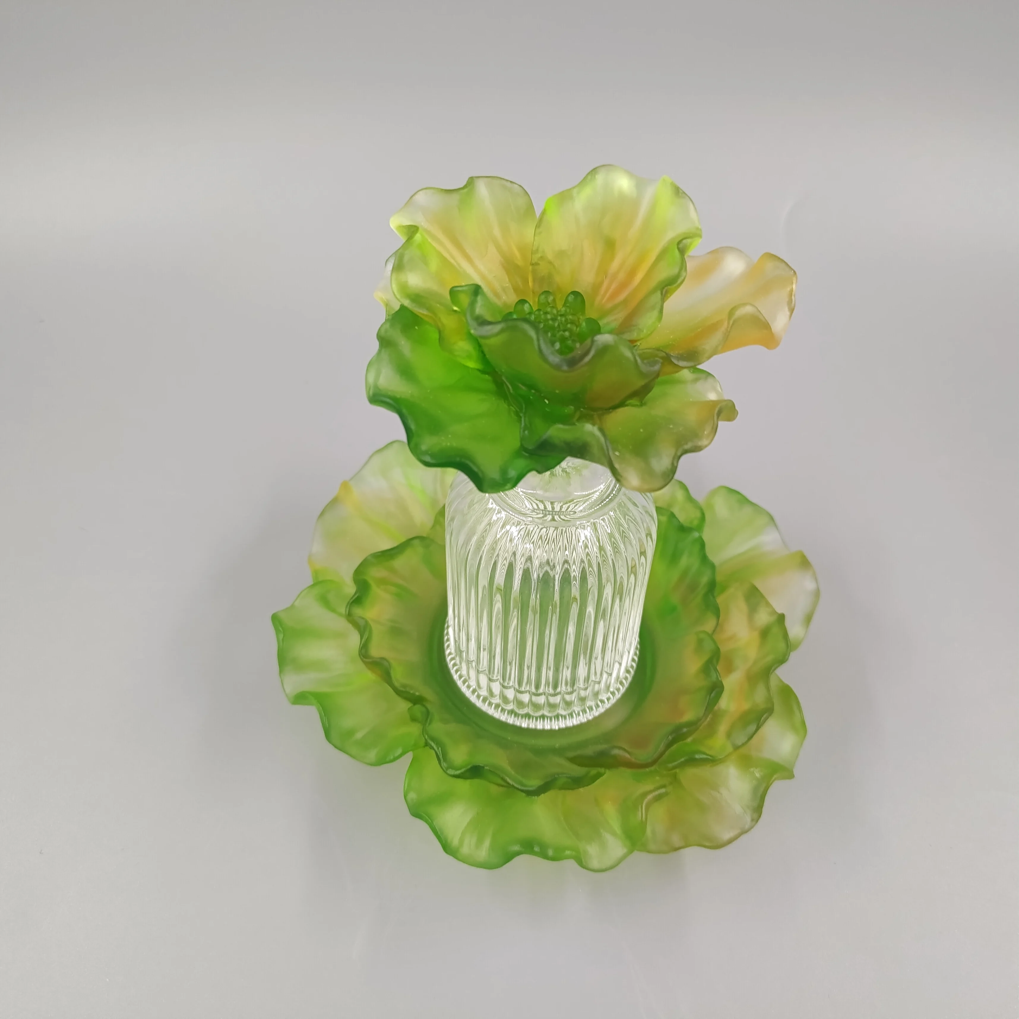 2021 Eurpoean style  handmade crystal glass flower bottle gift crystal perfume bottles