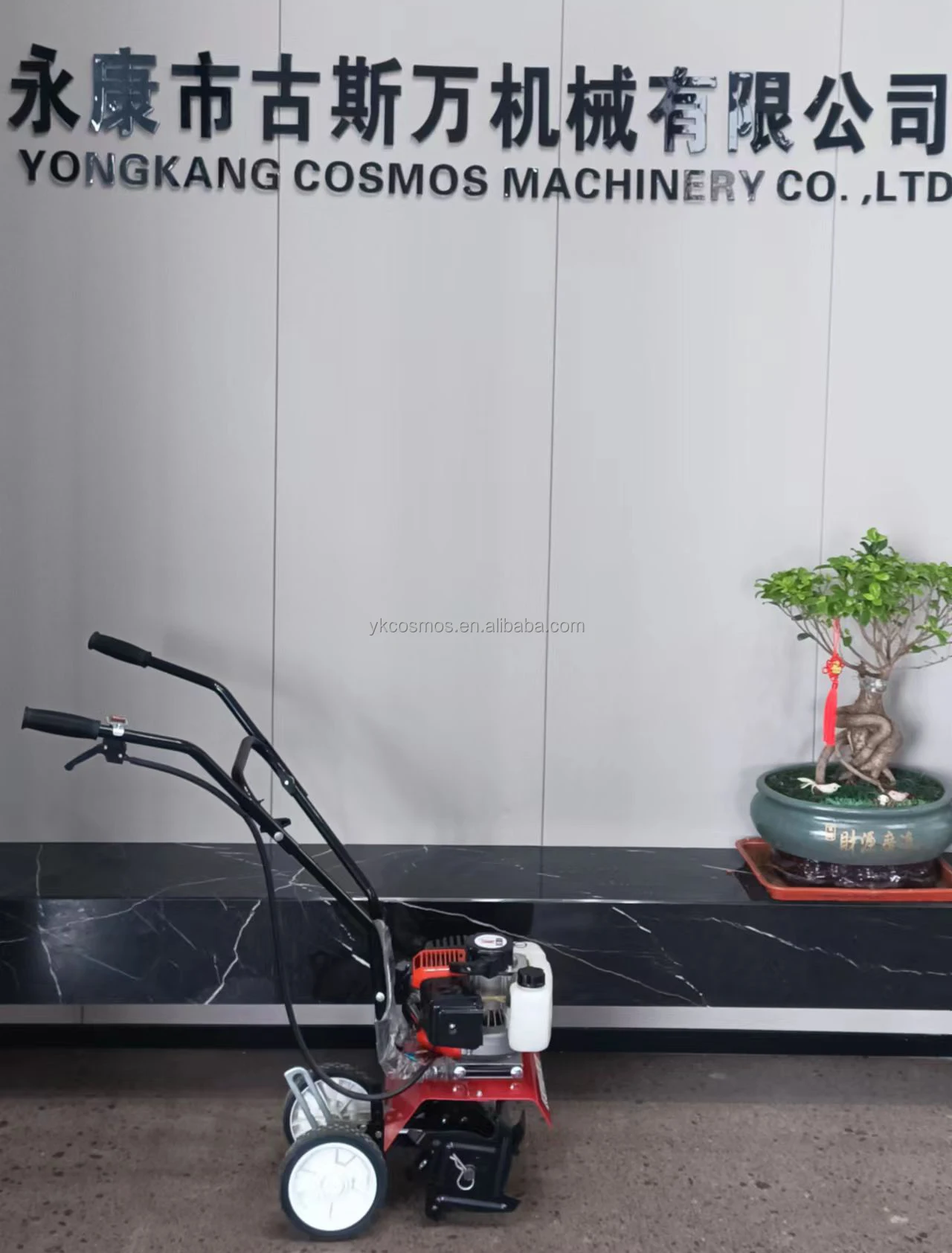 Hand Push Gasoline Garden Cultivators 52cc Mini Power Tiller with 6 Blades weeding machine,ploughing machine