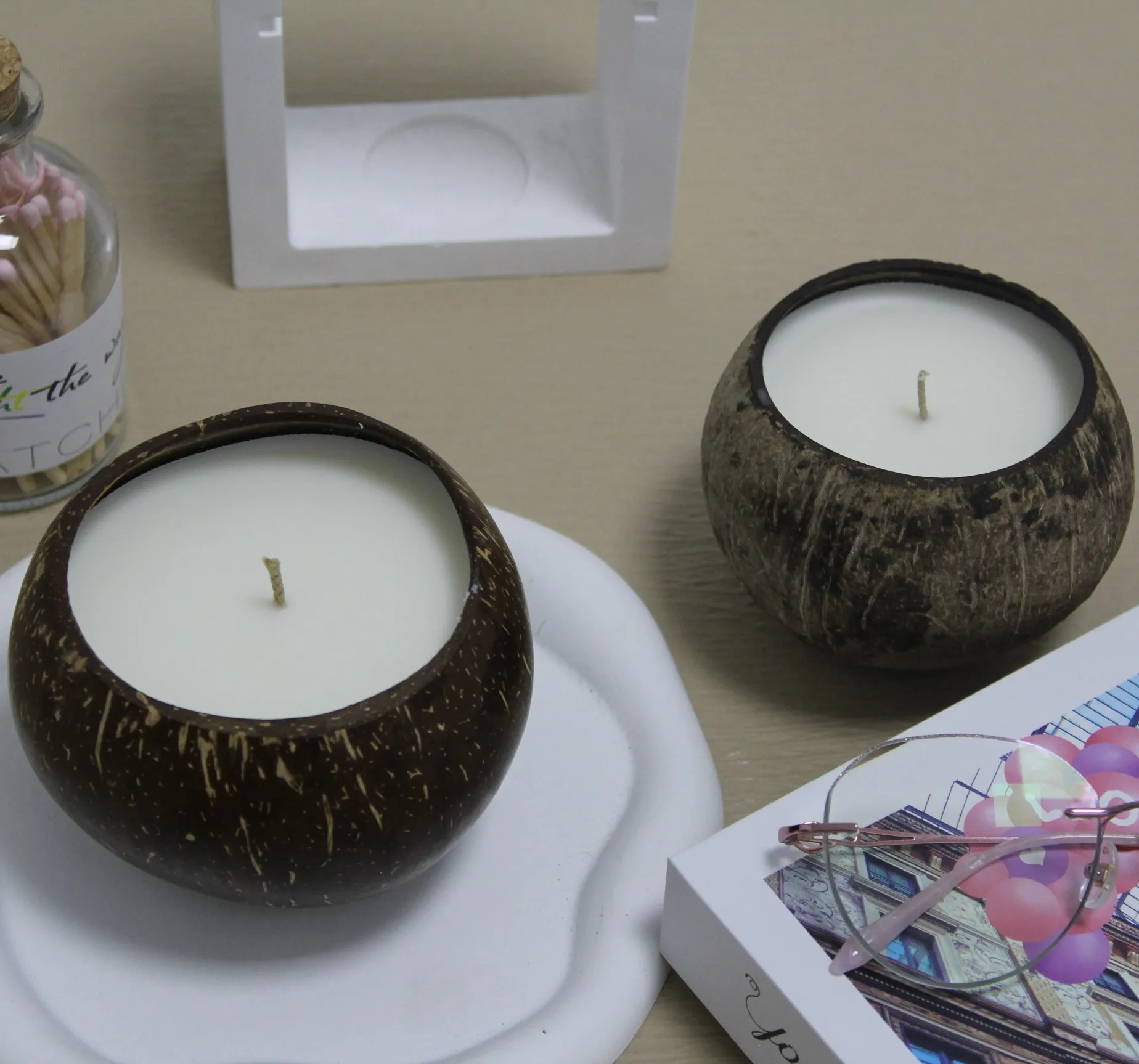 Handmade Eco-Friendly Coconut Shell Bowl Scented Candles Natural Soy Wax Oil Creative Gift Weddings Christmas Easter Diwali Bulk