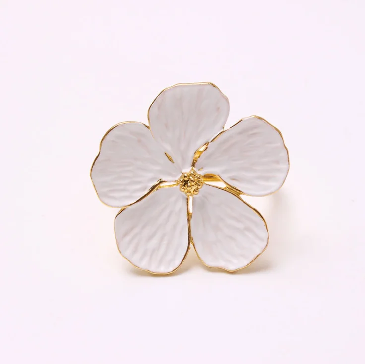 Western Restaurant White Flowers European Plum Blossom Napkin Storage Luxury Metal Napkin Ring