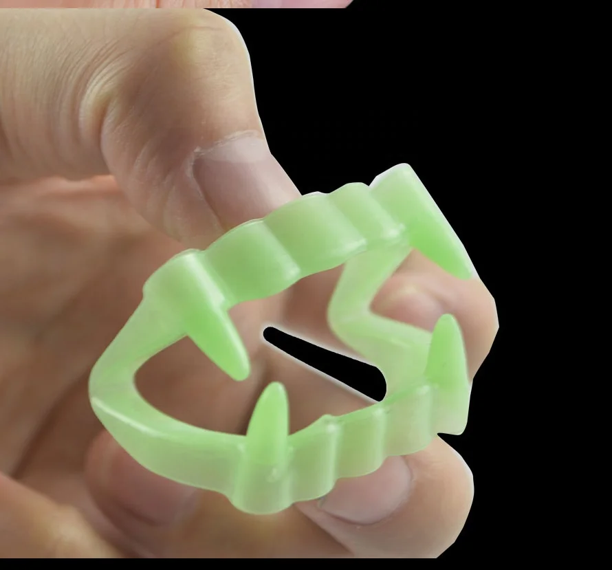 Vampire Teeth Halloween Plastic Vampire Fangs Glow in Dark Fake Teeth Cosplay Costume Accessories