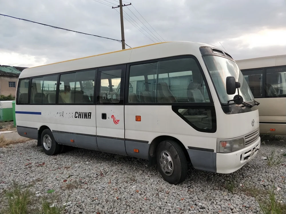  Бывший в употреблении по низкой цене японский бренд Toyota coaster bus годы от 17 до 45 мест общественный автобус Китае для
