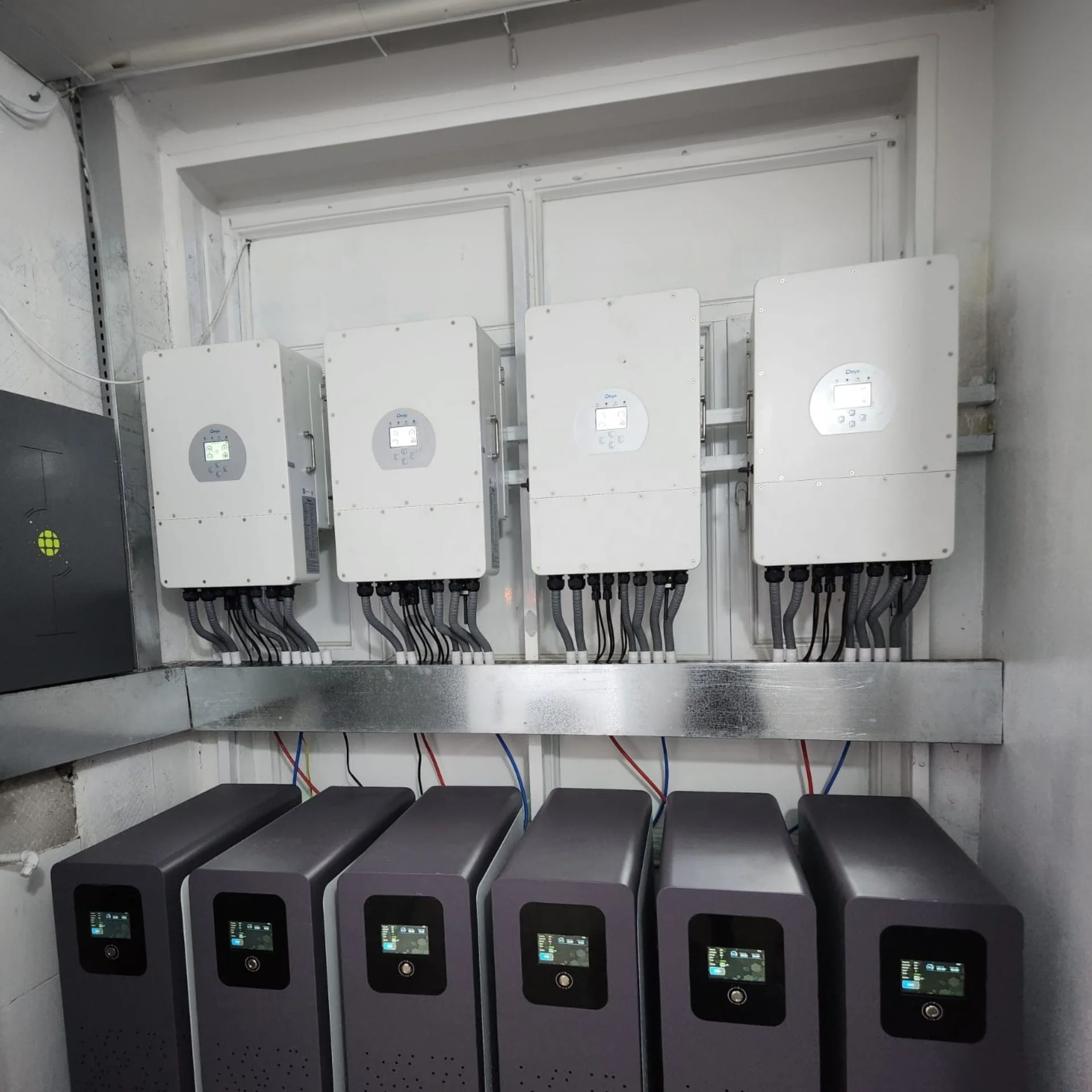 Deep Cycle Batteries 600Ah Lithium Solar Battery 30kWh Floor Mounted Lifepo4 Battery Mobile 51.2V Home Energy Storage System