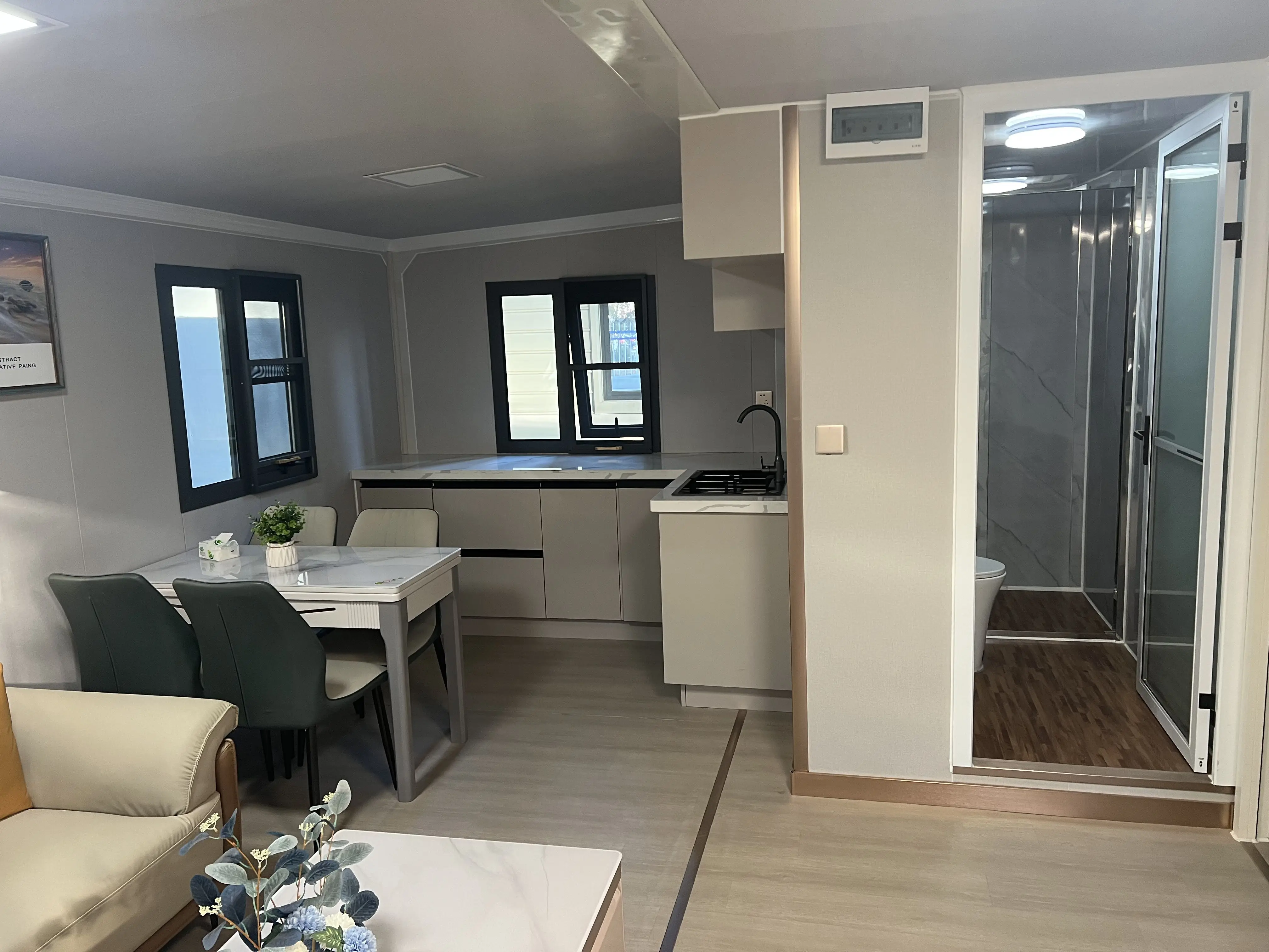 Ready To Ship Prefabricated 20Ft 40Ft Expandable Prefabricated Container House For Sale Shipping Prefab Tiny Home 3 4 5 Bedroom