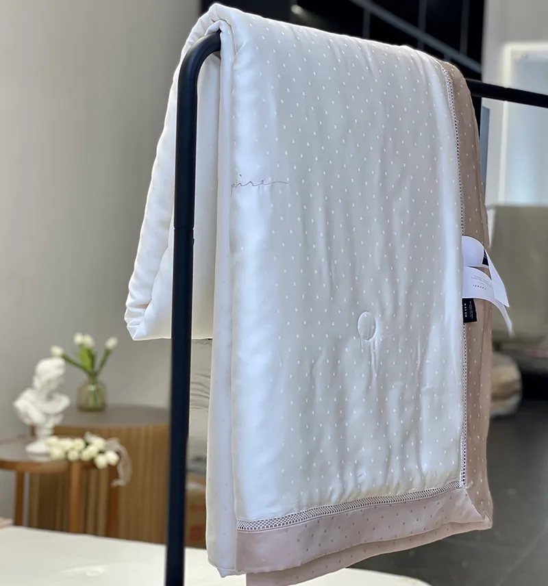 Light luxury 60S summer cool quilt washable Wavelet dot jacquard hollow silk velvet silky air-conditioning think quilt