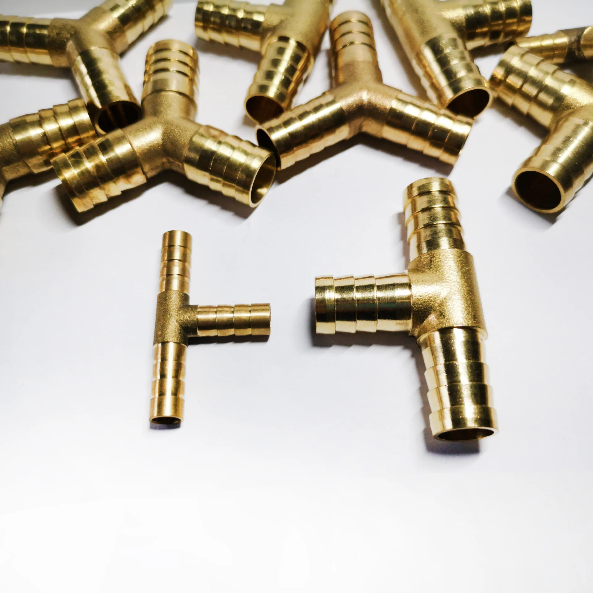 Factory brass pagoda three vent nozzle T-shaped non-standard CNC machining custom hardware connector accessories