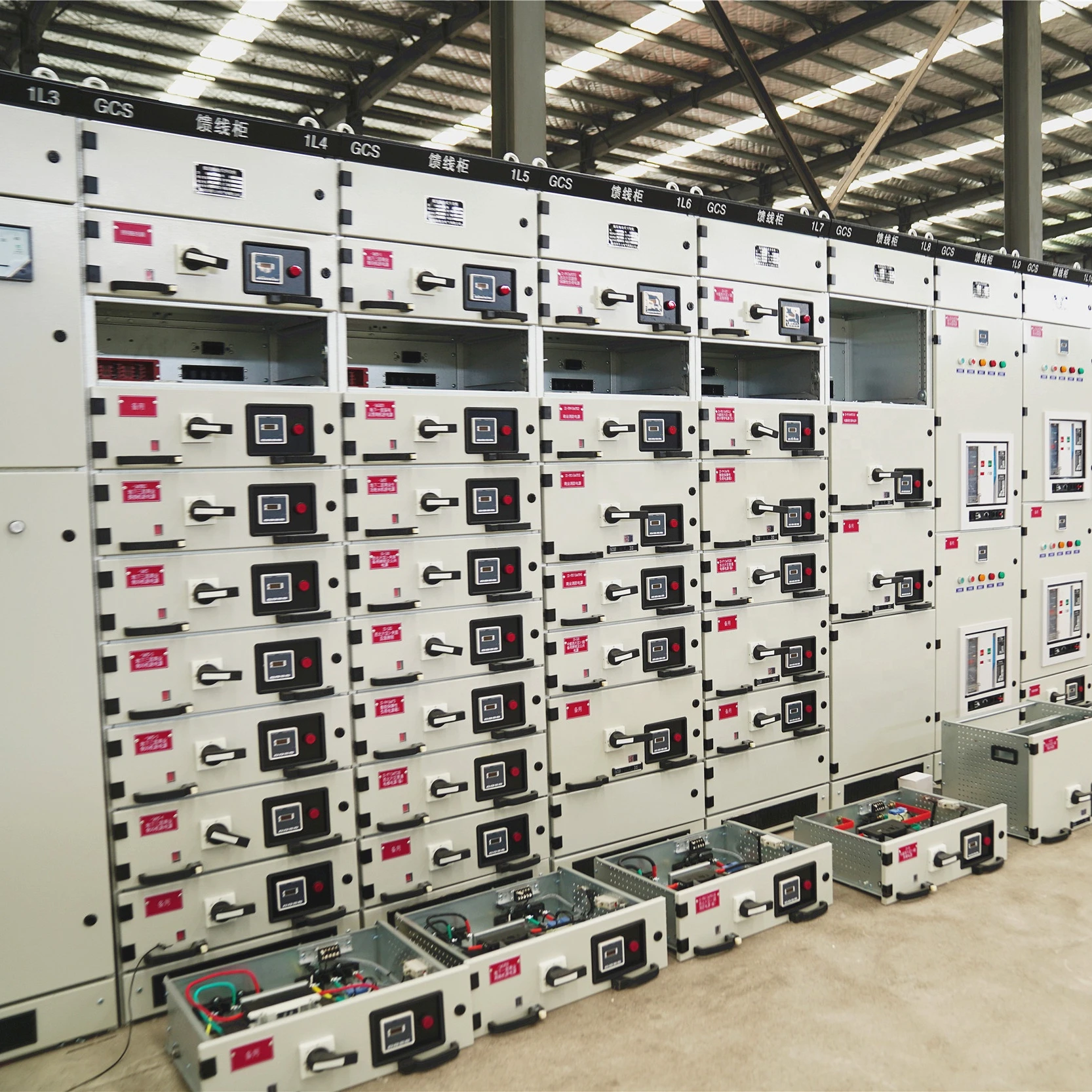 Standing Motor Control Center MCC panel board GCK electrical panel switchgear