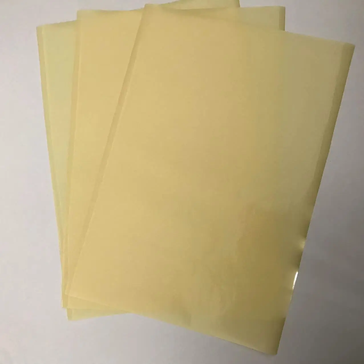 Chinese Manufacturer Jumbo Roll 58gsm White or Yellow Glassine Paper For Liner