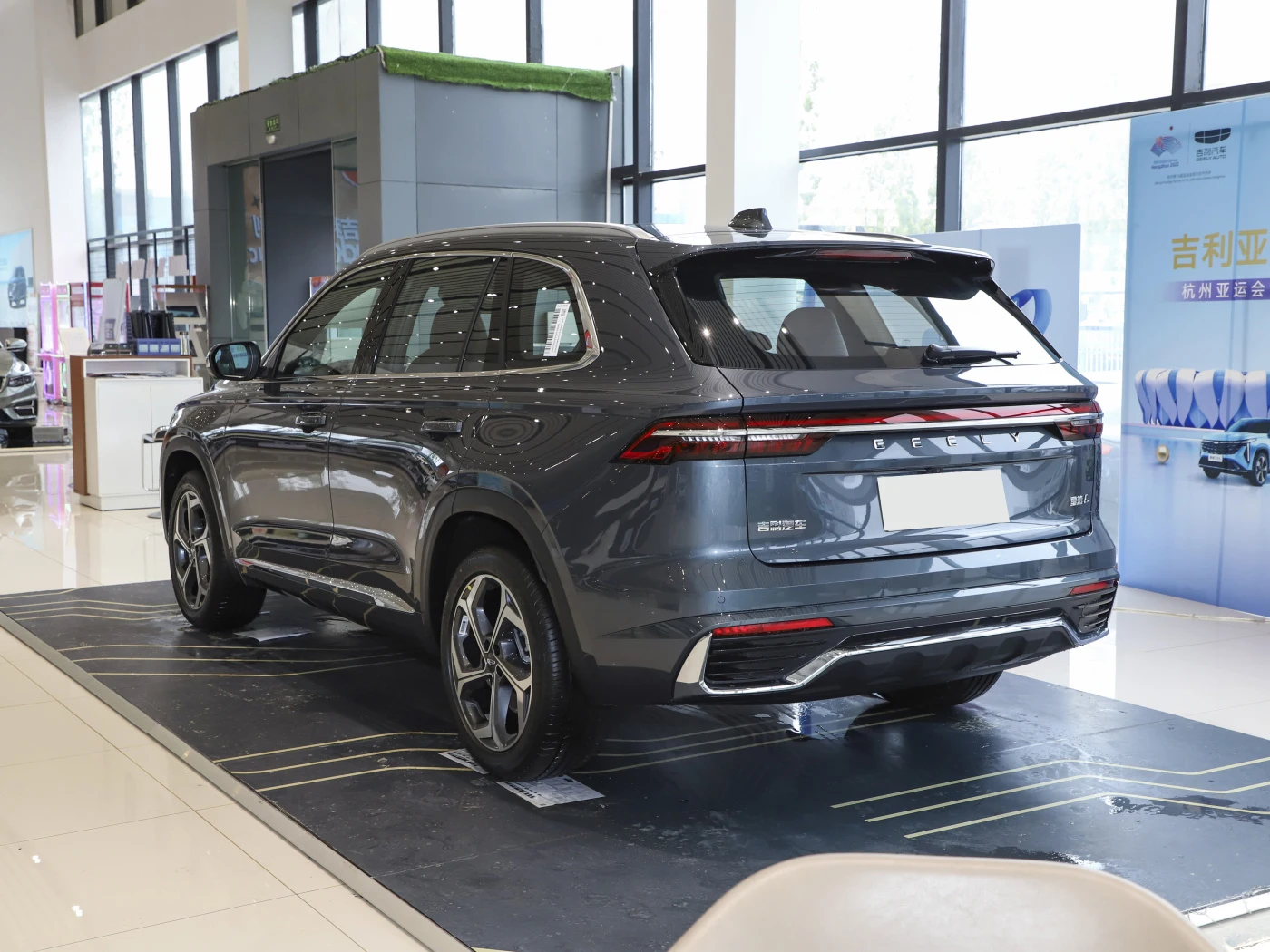 Buy 2024 Cheap Front-Drive Gasoline/petrol Cars Geely Xingyue L 5 Doors 5 Seats SUV China Cars For Sale In Pakistan