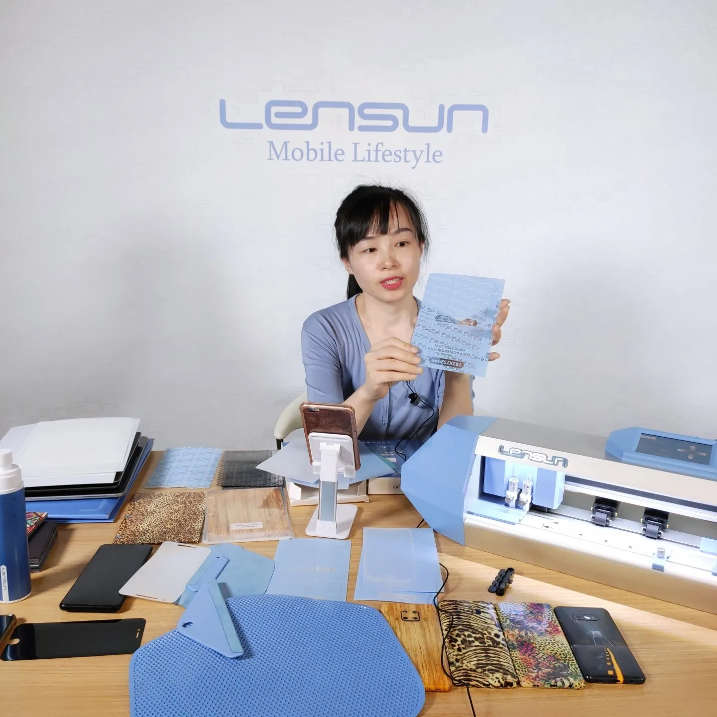 Intelligent Tpu Nano Mobile Phone Protective Film Laser Cutting Machine Automatic Screen Protector Film Cutting Machine