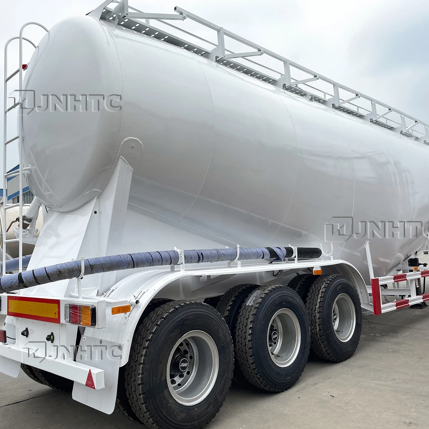 Factory Price 3 Axles bulk cement tank trailer Dry Powder cement tanker semi trailer For Sale