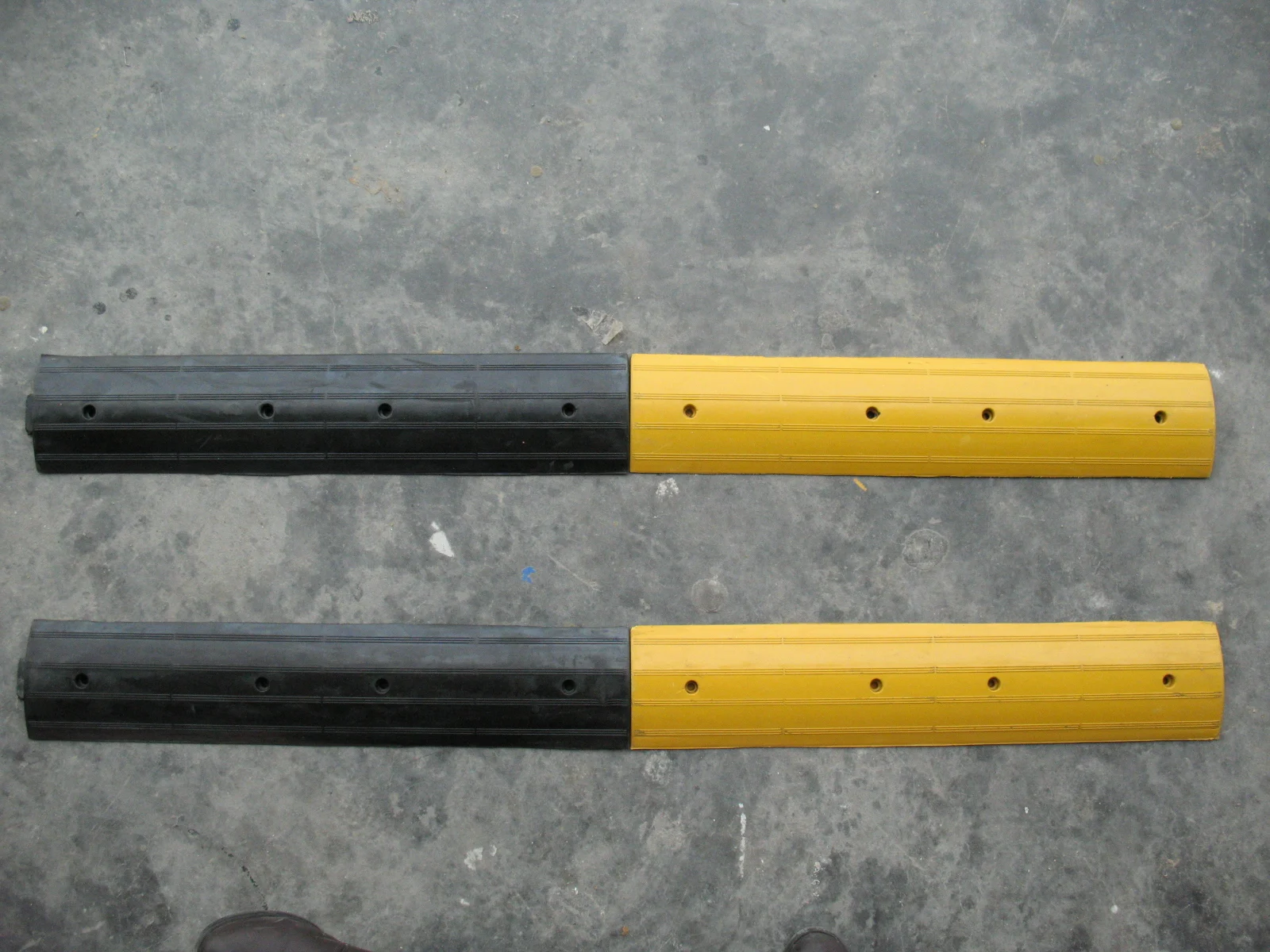 Rubber speed breaker one meter heavy duty Mini speed humps