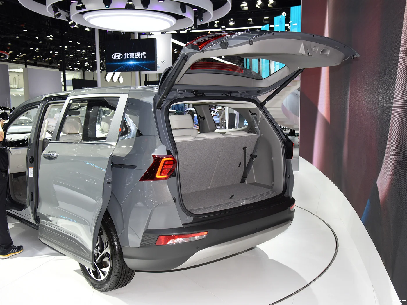 Hyundai Custo большой MPV подержанные автомобили Корея горячая Распродажа в Китае для семьи stargazer