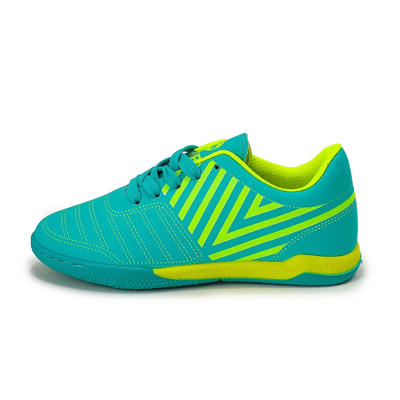 2024 Soccer shoes for children adolescent students match training shoes for men and girls hundred household sports shoes