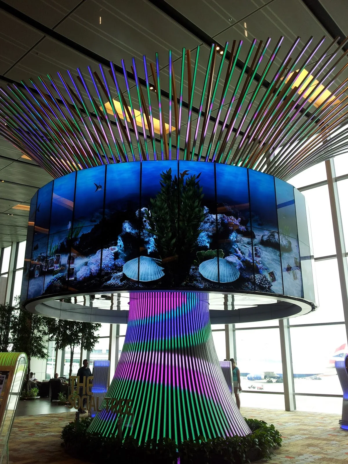 4K High Resolution Flexible LED Soft Curved Panel Screen P5 Indoor Application Annular Rolling Display