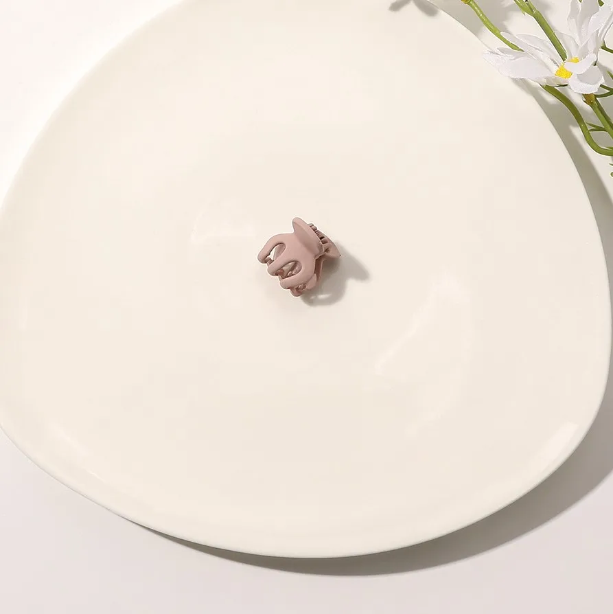 matte mini  2cm Hair Claws hollow small hair clip claw for girls and children