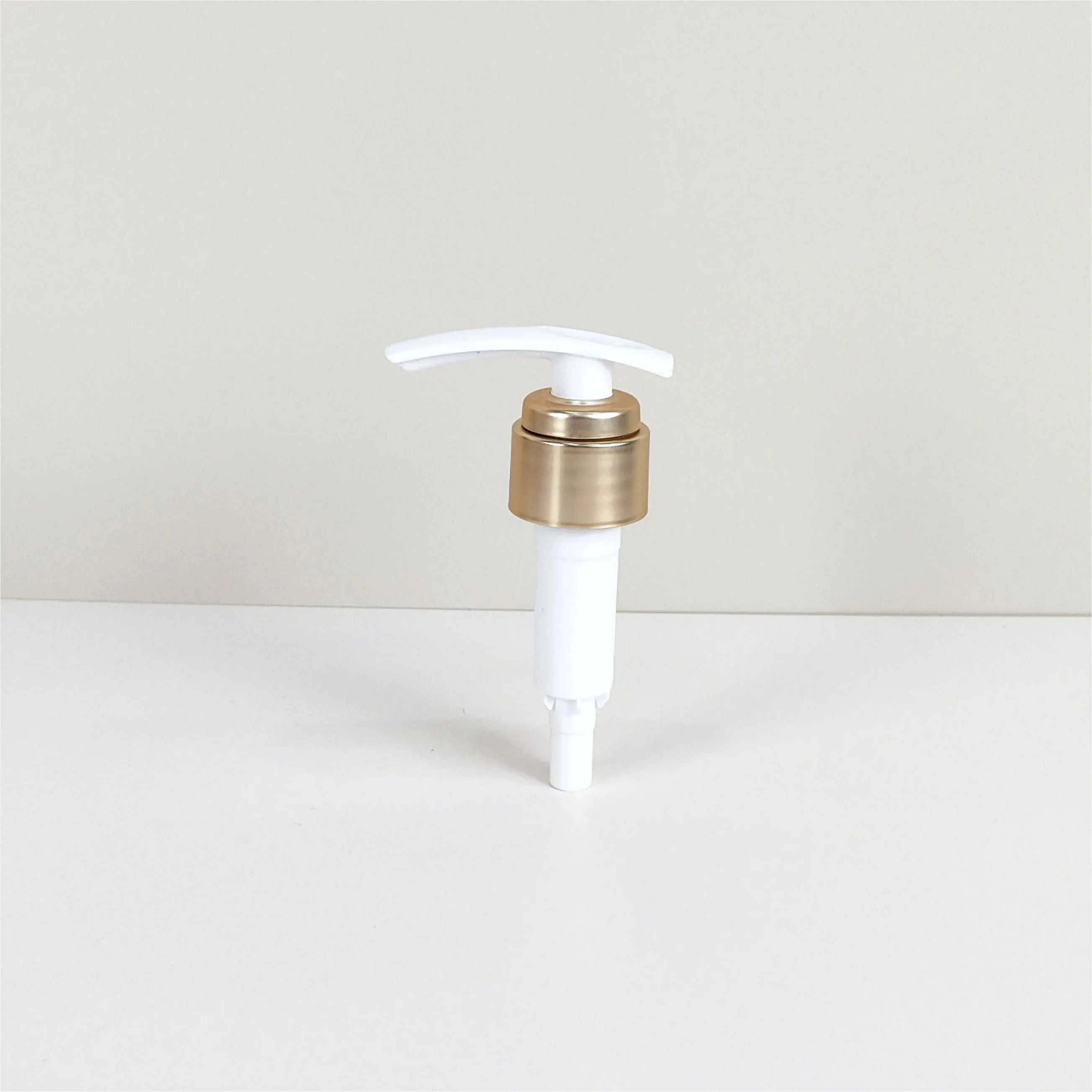 Luxury Refillable Rotating Pump Bottle 300 Ml Cosmetic Serum Lotion Pump Bottle with 24/410 pump