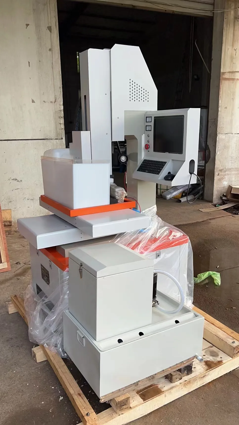 Full CNC EDM Small Hole Super Hole Drilling Machine XF3040 EDM DRILL Cnc Edm Machine