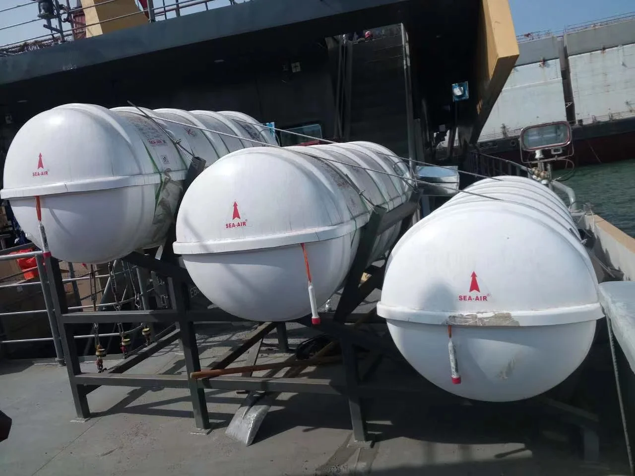 Закрытая Спасательная шлюпка